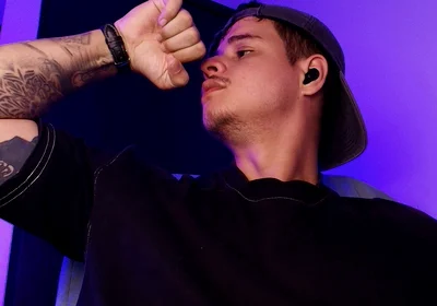 A Big Cock Needs a Good Blowjob