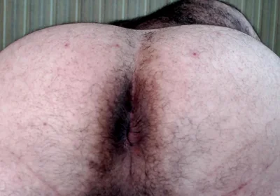 Bullmusclejoe Shows off His Arab Dark Brown Ass Crack