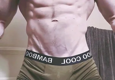 Famous Nfl Player Goes Viral on Instagram