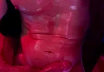 Muscle Bro Jerks Cock Oiled up