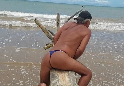Ladysilva Tanning Her Hot Ass on the Beach