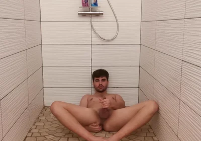 Masturbating Before the Shower - Beepied
