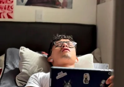 Colombian Masturbating! While Watching Porn on His Tablet