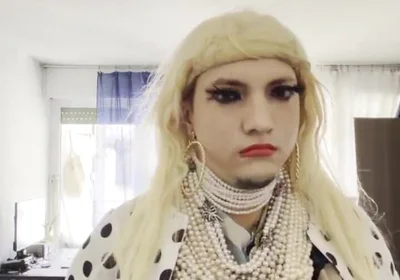 Pearl Vanesa Showing Her Body in Her Home Wearing Lovely Pearls