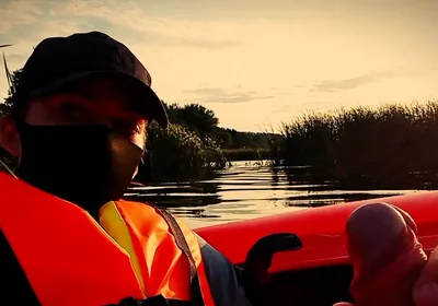 Memories of the Past Summer. Twink Jerks off Her Cock in the Middle of the River