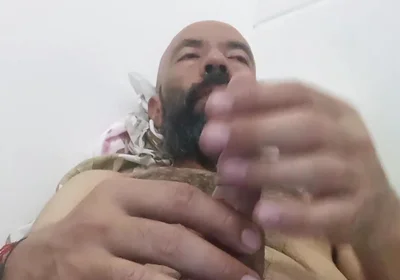 Solitary Caricia Ends in Pussy Cum Flood