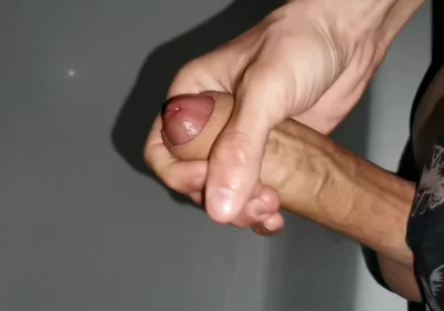 A Very Powerful Stream From a Large Penis