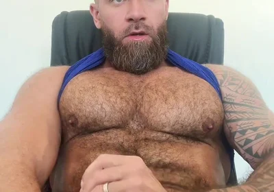 Big Muscle Bear Jerking and Cums