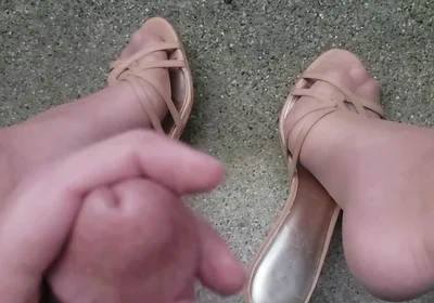 Cumming on Feet Outside