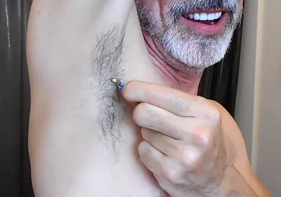 Giant Armpit Sniffer - Daddy Giant 13