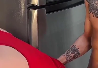 Hung Papi Viral Video Fucking While Cooking Pasta Bareback