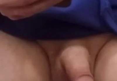 Amateur Redhead Cumming Handsfree After Taking a Piss