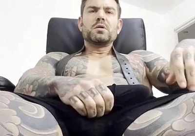 Muscular Spaniard Jerks off