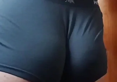 I Love to Show My Big Ass in the Bathroom