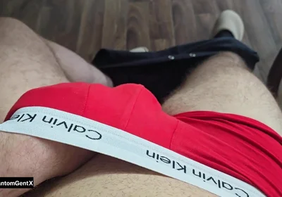 Hot White Guy Jerks Off in Pyjama Outfit After Waking Up Live on Stripchat PhantomGent