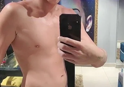 Markus Gets a Blowjob in Front of the Mirror
