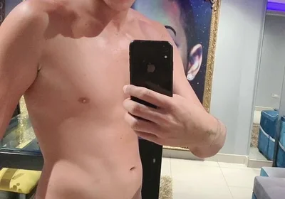 Markus Gets a Blowjob in Front of the Mirror