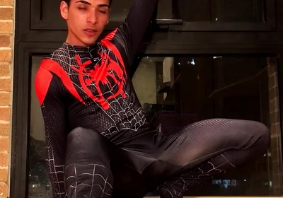 Suit Spiderman and Poses
