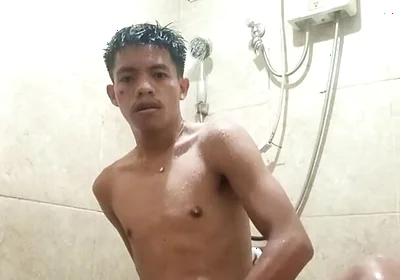 #1 Creator Jameson Official Gets Soaked: Shower Piss & Cum