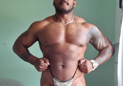 Raw Clip Posing in a Thong You Like What You See