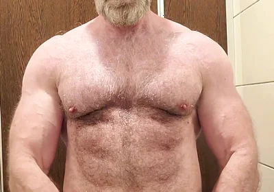 Hairy Muscle Guy Shows off and Jerks off
