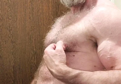 Hairy Muscle Guy Shows off and Jerks off