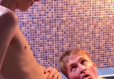 Teenage twinks Matty and Aiden blowjob in the swimming pool