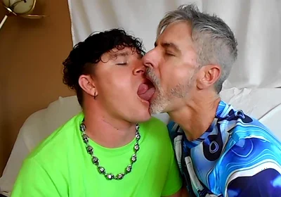 Hot Gay Kissing with Richard & Leo