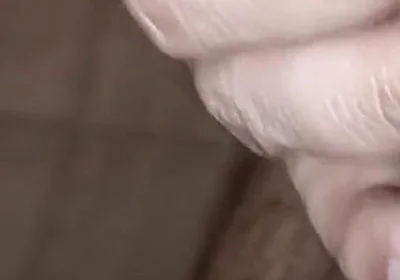 Its pee time while having bath
