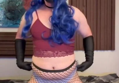 Sissy CD Shaking Big Ass Solo