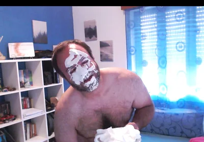 Silly Video, Shaving and Shaving Foam Pie to the Face