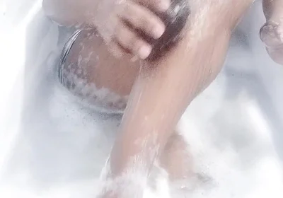 I Wash My Body in the Bath (2025)