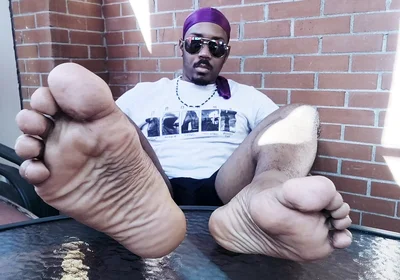 I Touch and Sniff My Soles After Bath (2) (2025)