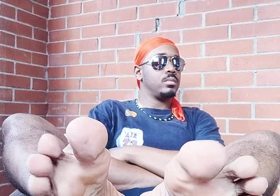 Cross and Uncrossed Soles (2025)