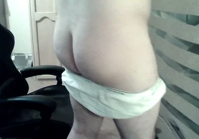 Hot Camboy Teases and Does Squats