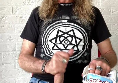 Longhairdude Wanks and Cums with Osiris Trainers, Torn Jeans, Tshirt
