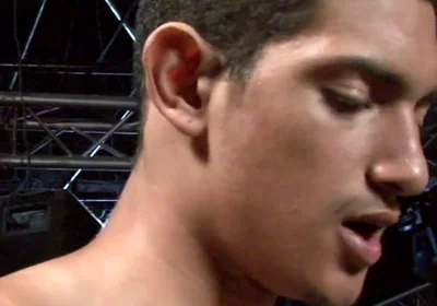 Bukkake Amateur with Gay Twinks Sucking All His Friends to the Cum