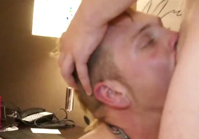 Bukkake Amateur with Gay Twinks Sucking All His Friends to the Cum
