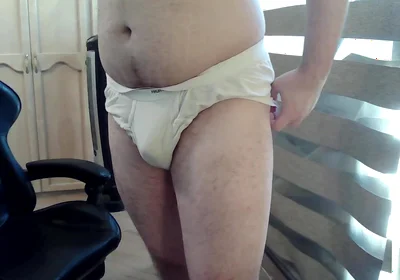 Muscular Camboy Works Out His Upper Body