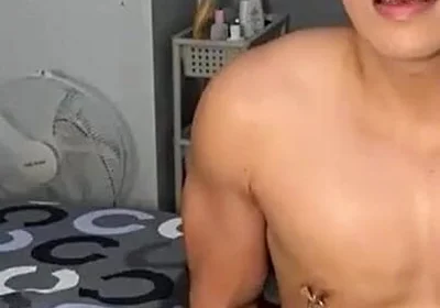 Filipino Twink Dances Naked in His Bedroom