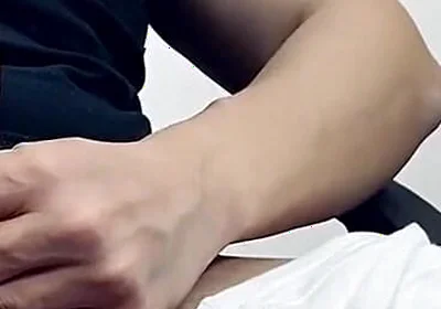 This Massager Became My Favorite Toy for Now