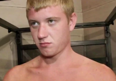 Bukkake Amateur with Gay Twinks Sucking All His Friends to the Cum