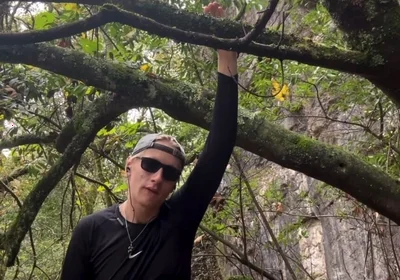 Hiker Bro goes Off-Trail to Jerk Off