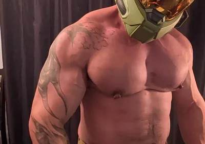 Master Chief Flexing