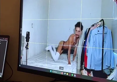 Sex Siren with Cumshot