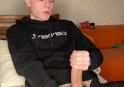 Young Guy’s Epic Cumshot Reveal