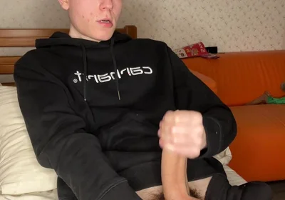 Young Guy’s Epic Cumshot Reveal