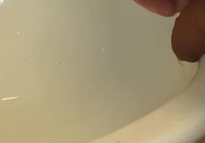 Peeing for Those That Like to Watch