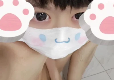 Cute Man Masked Masturbating and Ejaculating on His Own Foot