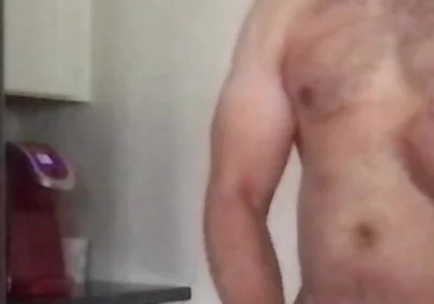 Quick Cumshot in Kitchen